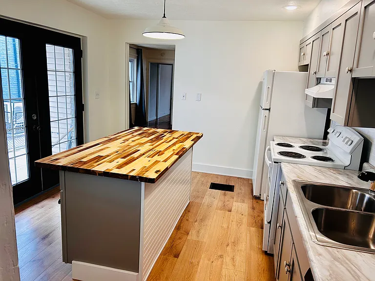 724 Central Ave — Photo 11
