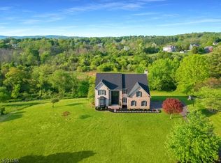 1 Southgate Dr, Annandale, NJ 08801