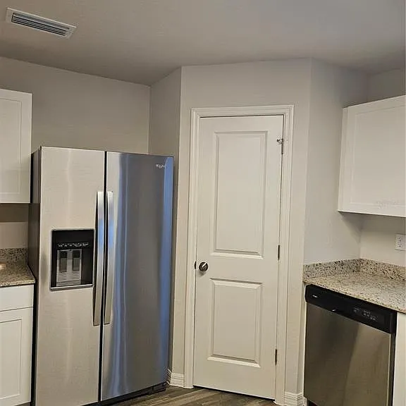 901 NW 15th Pl — Photo 6
