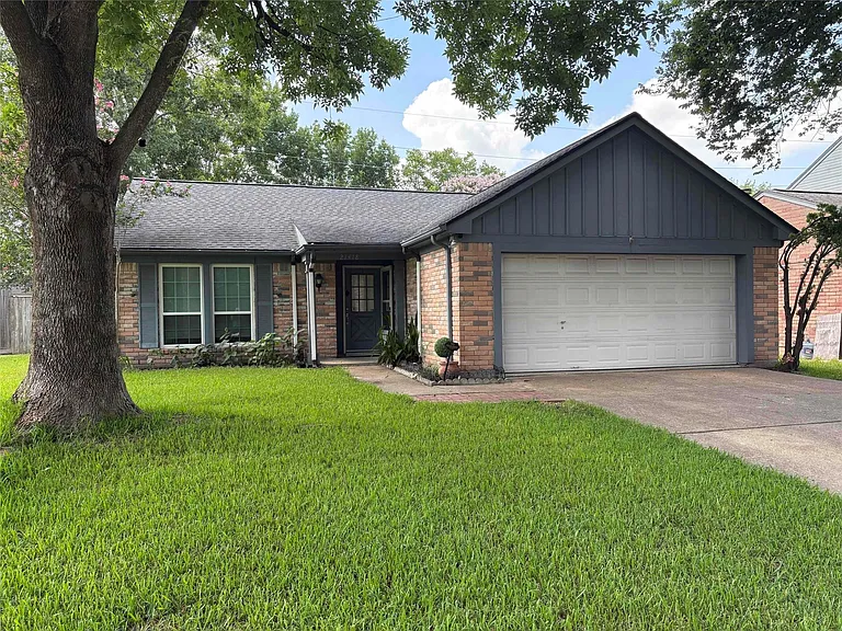 21418 Park Bishop Dr — Photo 1