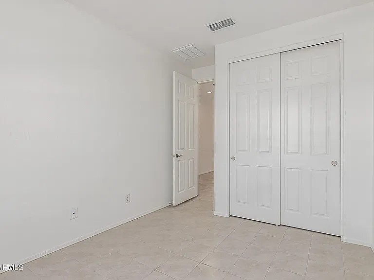 637 S Lamar Pl — Photo 6
