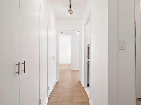 303 East 57th Street 11A image 8 of 8