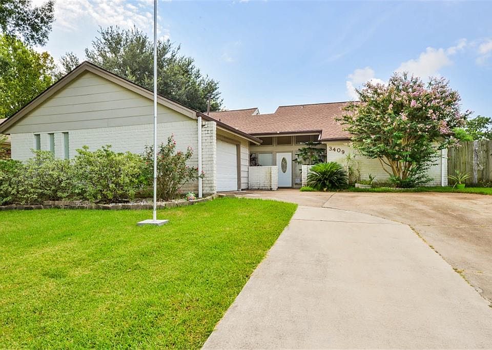 1st image of 3409 Coachlight Ln