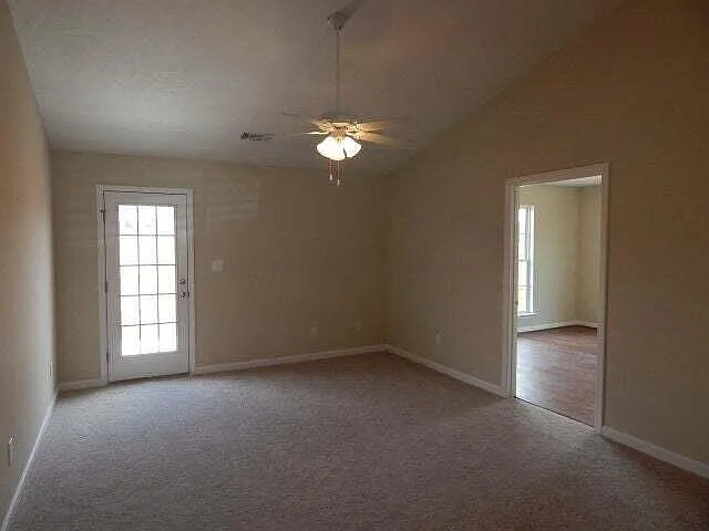 212 Bobwhite Dr — Photo 2