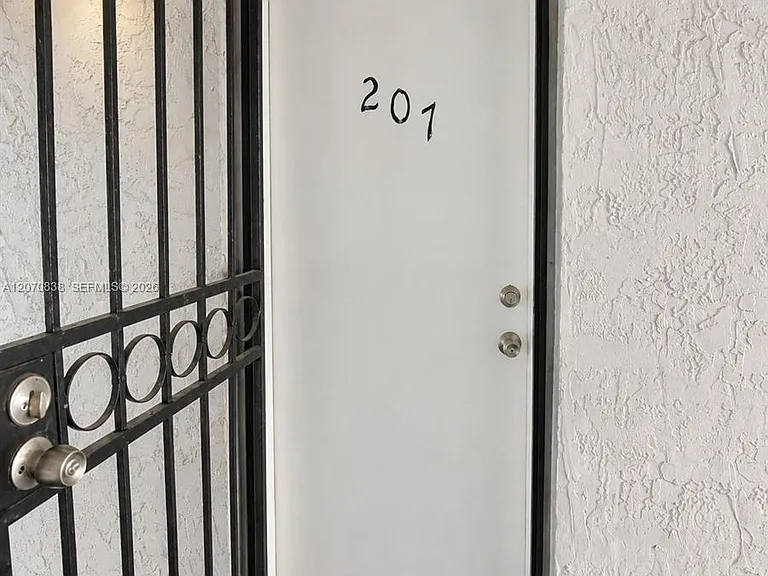 777 SW 9th Ave #207 — Photo 2