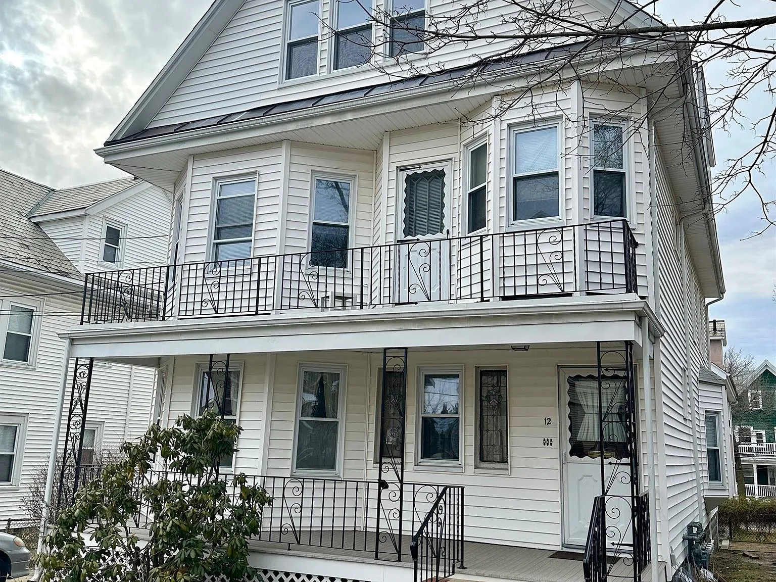 2 bed, 800 sqft, $3,200 — Photo 1