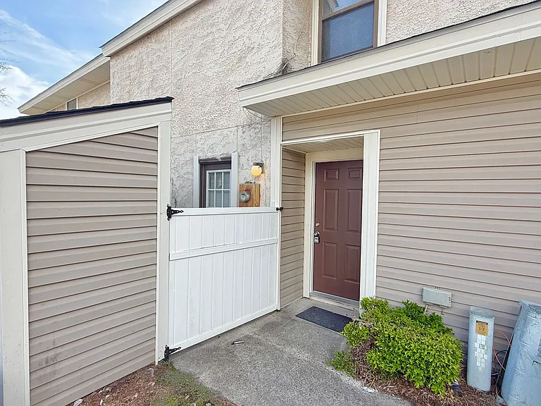 727 S Main St #107 — Photo 27