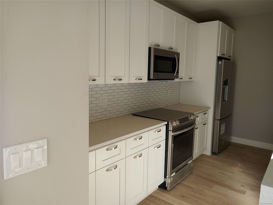 2nd image of 448 Inca St