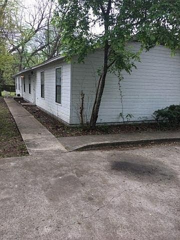 1st image of 208 E L St