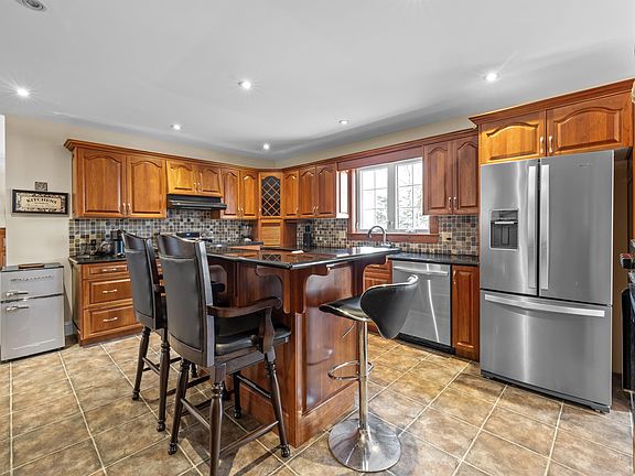3rd image of 29 Inkerman Dr