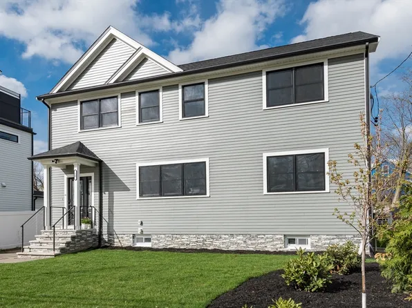 10 Gordon Rd, Arlington, MA 02474