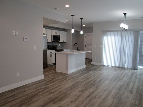 5th image of 1366 N Knox Ct