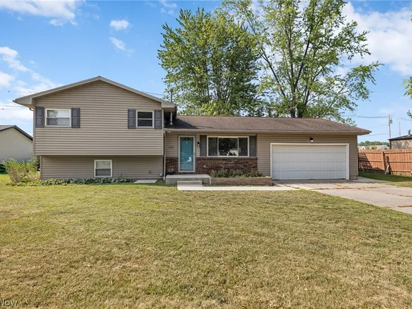 1012 Vivian Dr, Grafton, OH 44044