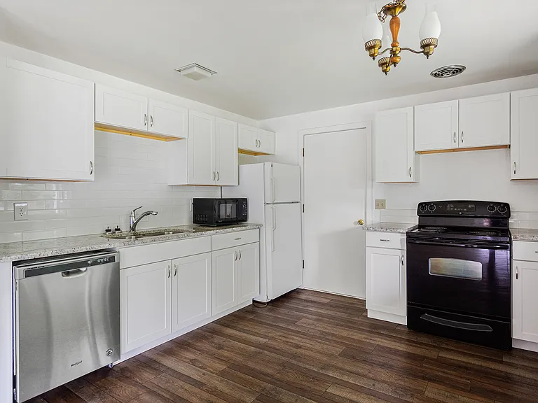 9411 147th St E — Photo 1