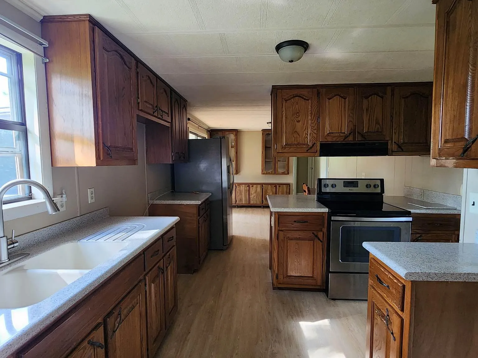 3 bed, $1,700 — Photo 2