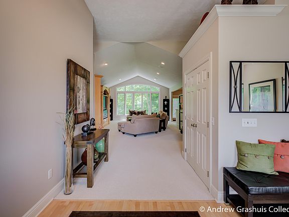 4th image of 3944 Tallman Creek Dr NW