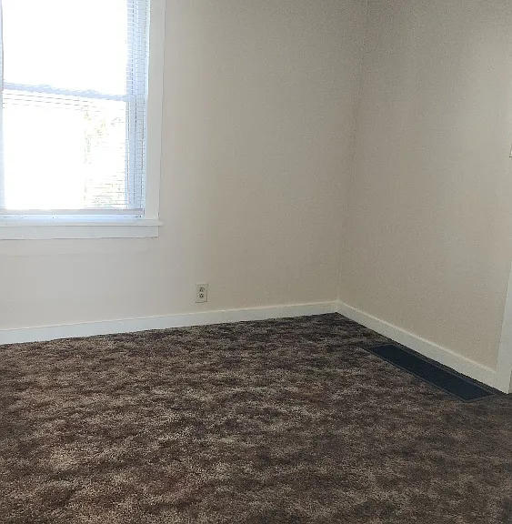 913 Ward St — Photo 13