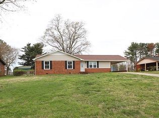 239 Ferndale Dr, Boiling Springs, SC 29316