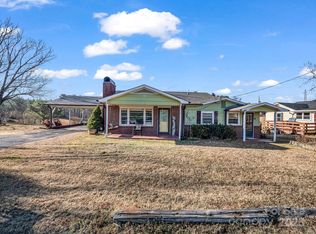 32 Manus Chapel Rd, Mill Spring, NC 28756