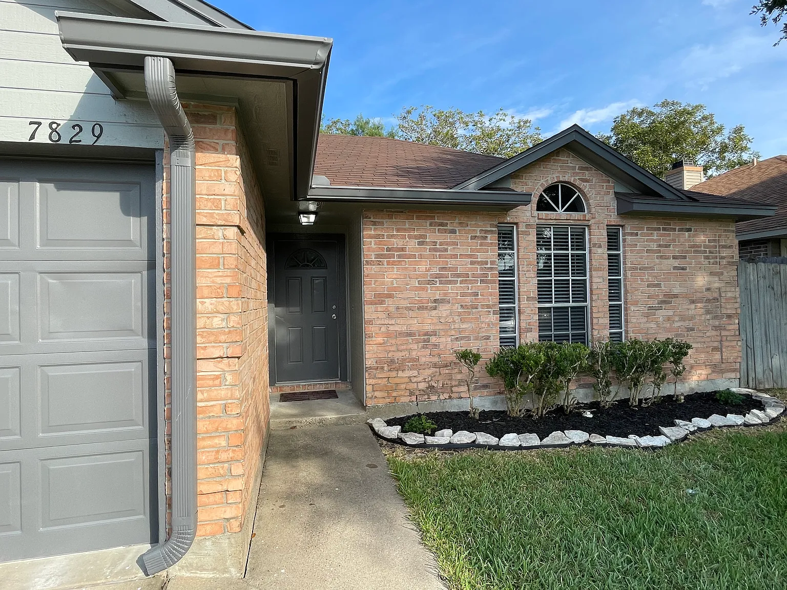 7829 Falcon Dr — Photo 2