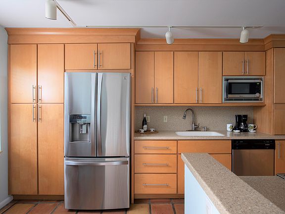 5th image of 1901 S Roosevelt Blvd APT 201N