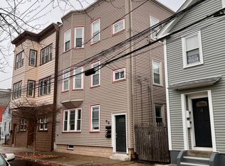 21 Kenyon St #1, Providence, RI 02903
