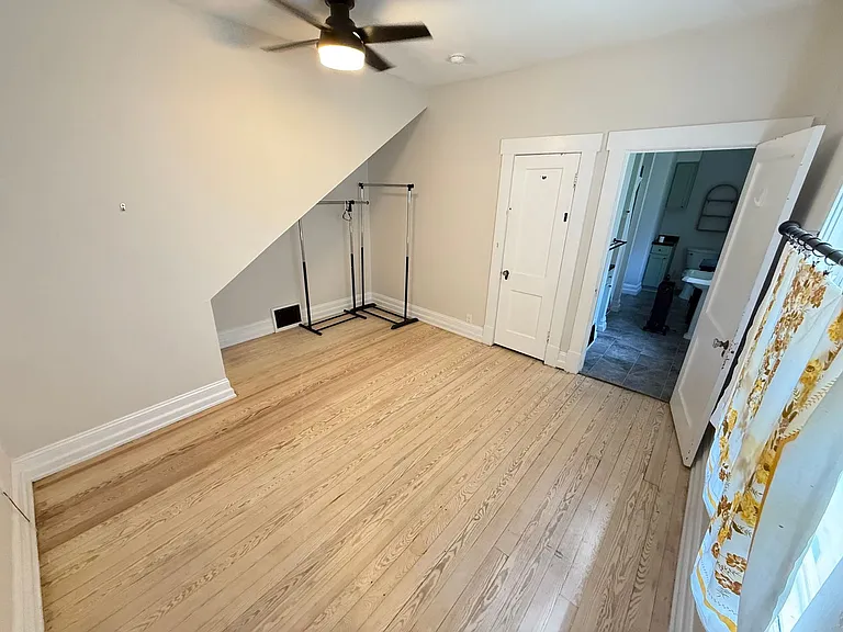 1038 S Fremont Ave — Photo 13