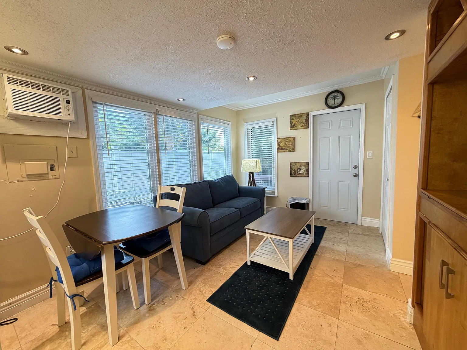 1 bed, 1.0 bath, 420 sqft, $1,900 — Photo 3