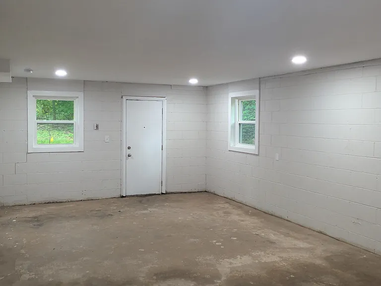 1002 Hemlock Dr — Photo 11