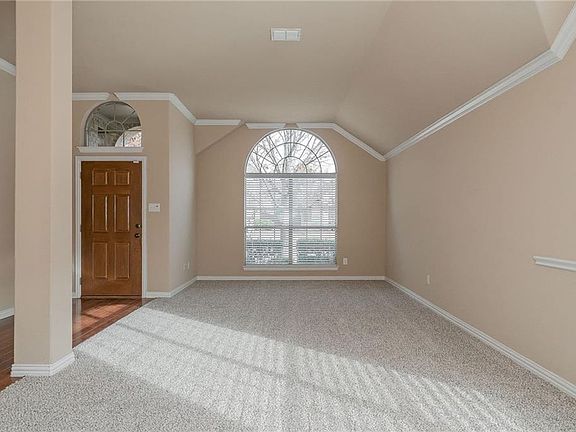 4th image of 3015 Leslie Dr