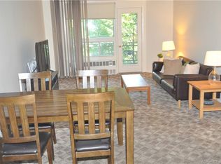 91 Strawberry Hill Ave APT 222, Stamford, CT 06902
