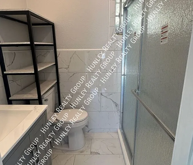 1376 Gaviota Ave — Photo 5