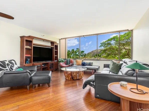 555 Hahaione St APT 3D, Honolulu, HI 96825