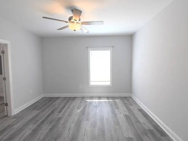 1073 Bluemoon Dr — Photo 29