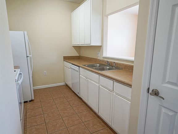5th image of 1692 Corey Wood Cir