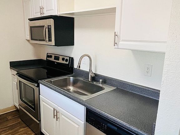 5th image of 1286 N Mollison Ave #10