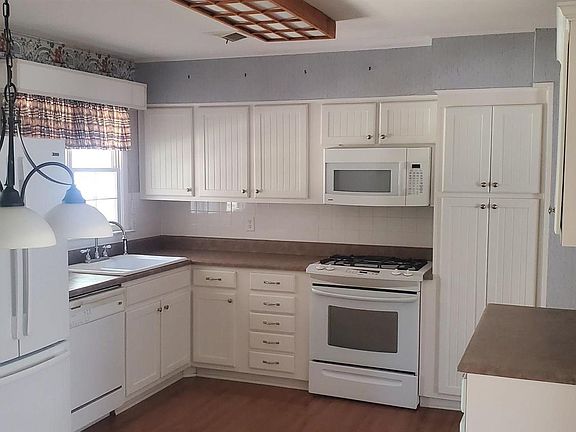 5th image of 3670 Swan Ln