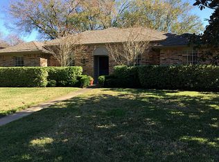 11802 Meadowdale Dr, Meadows Place, TX 77477