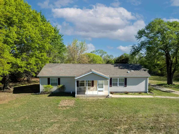 10520 W 76th St S, Clearwater, KS 67026