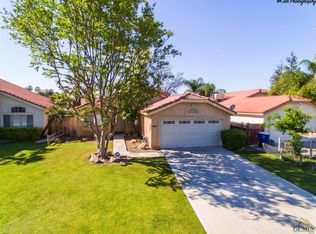 8001 Rushing River Ct, Bakersfield, CA 93313