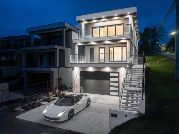 14799 Oxenham Ave, White Rock, BC V4B 2H8