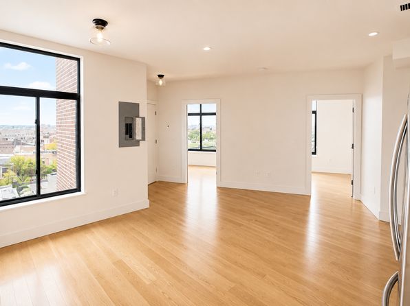 55-27 Myrtle Ave #5O2