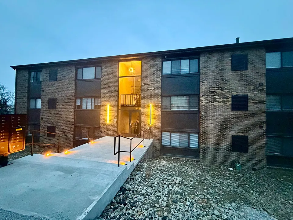 Building Photo 5