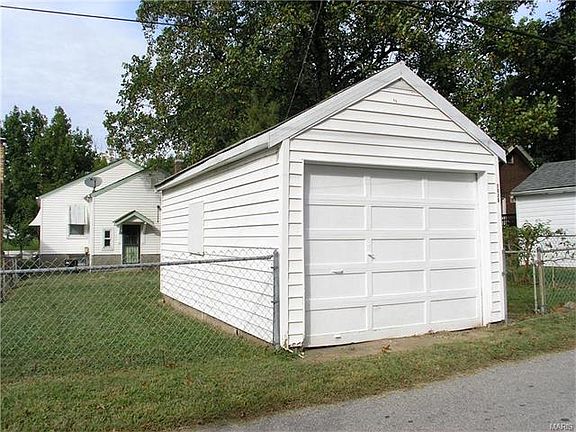 3rd image of 7070 Bancroft Ave
