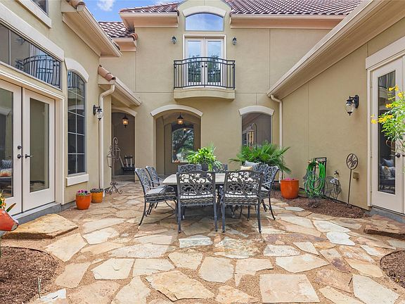 5th image of 2010 Flower Garden Ln