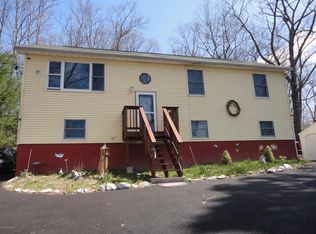 3074 Valhalla View Dr N, East Stroudsburg, PA 18301