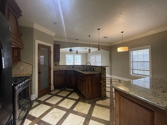 3rd image of 410 Avenue D