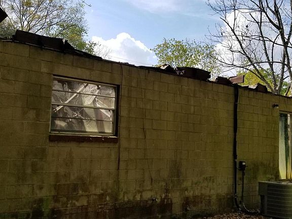 2nd image of 5603 Silverdale Ave