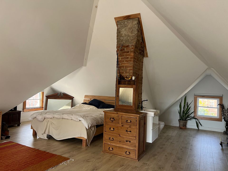 14' ceilings.