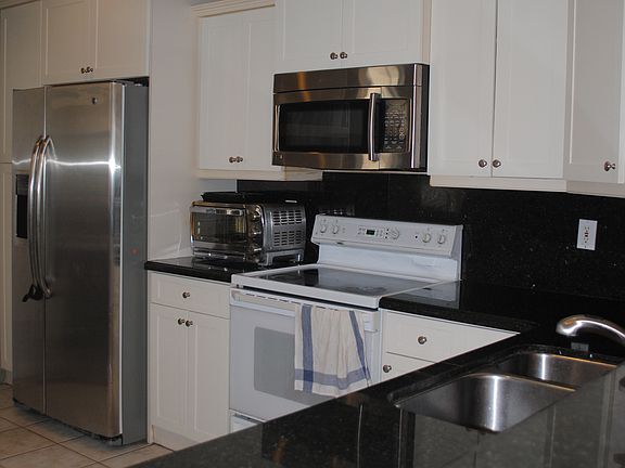 4th image of 1821 Salerno Cir